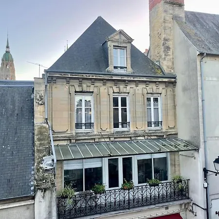 La Verriere Saint-martin - Historic Center & Wifi Apartment *