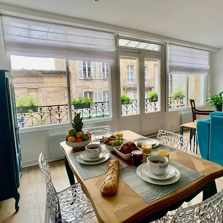 La Verriere Saint-martin - Historic Center & Wifi באיו