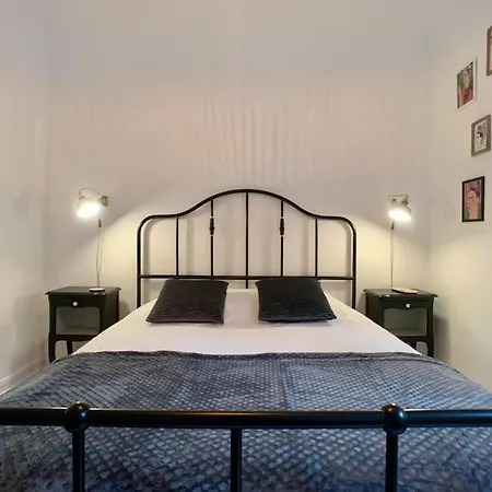 La Verriere Saint-martin - Historic Center & Wifi Apartament *